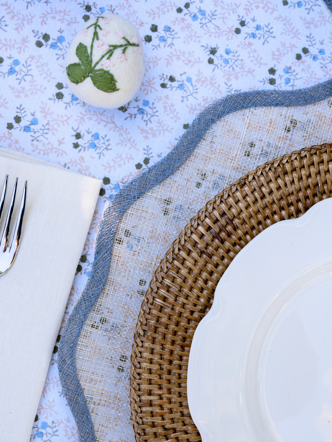 Scalloped Placemats - Pale Blue