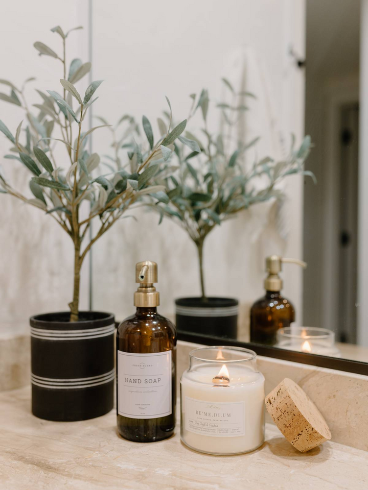 RE'ME.DI.UM Nectarine, Peony & Sandalwood Candle